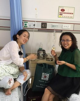 中三信領導看望生病員工